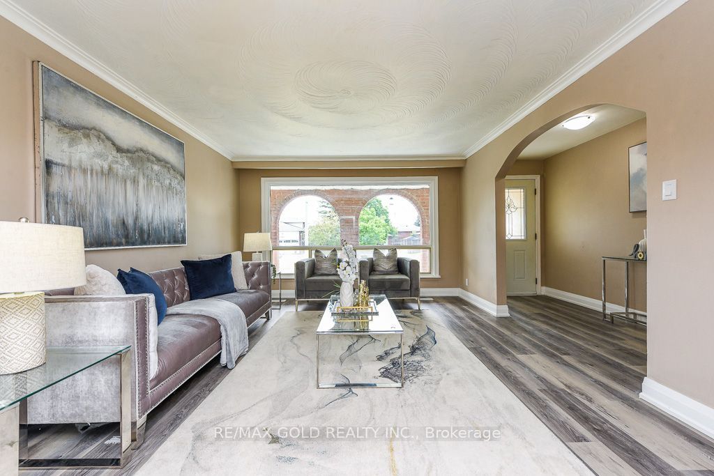 7624 Middleshire Drive Property Photo 10
