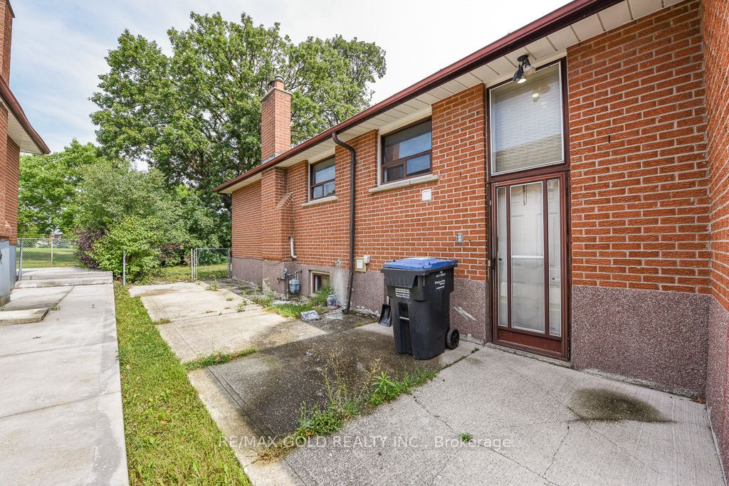 7624 Middleshire Drive Property Photo 46
