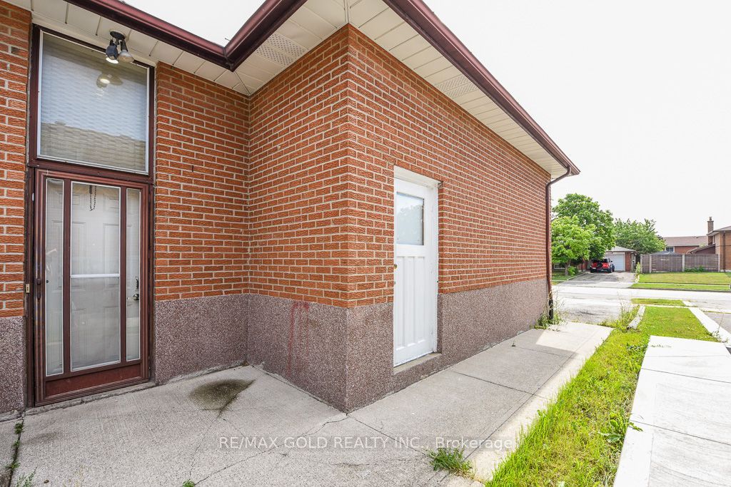 7624 Middleshire Drive Property Photo 47