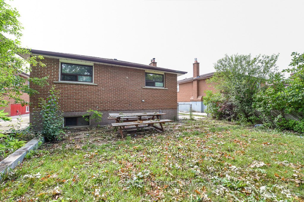 7624 Middleshire Drive Property Photo 48