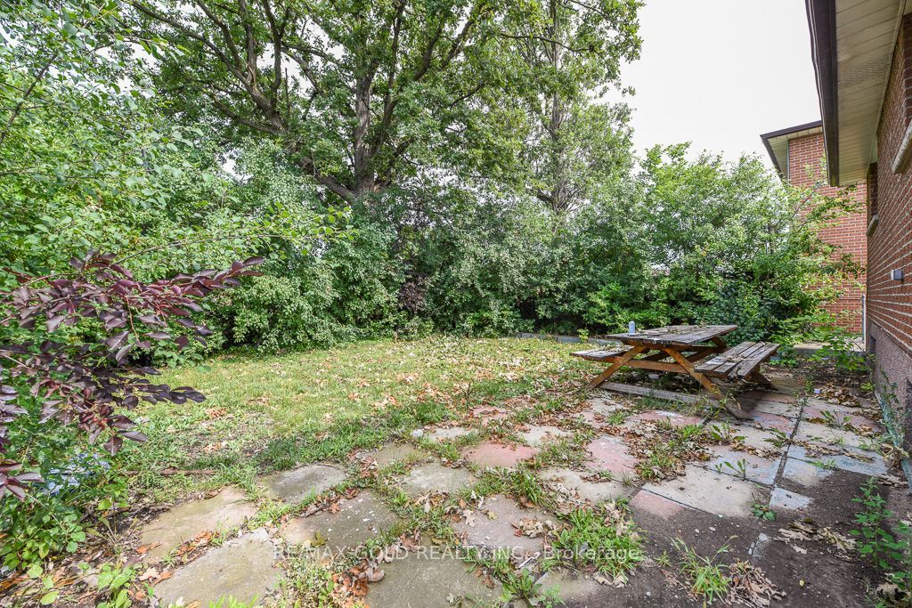 7624 Middleshire Drive Property Photo 49