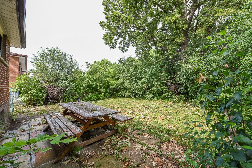 7624 Middleshire Drive Property Photo 50