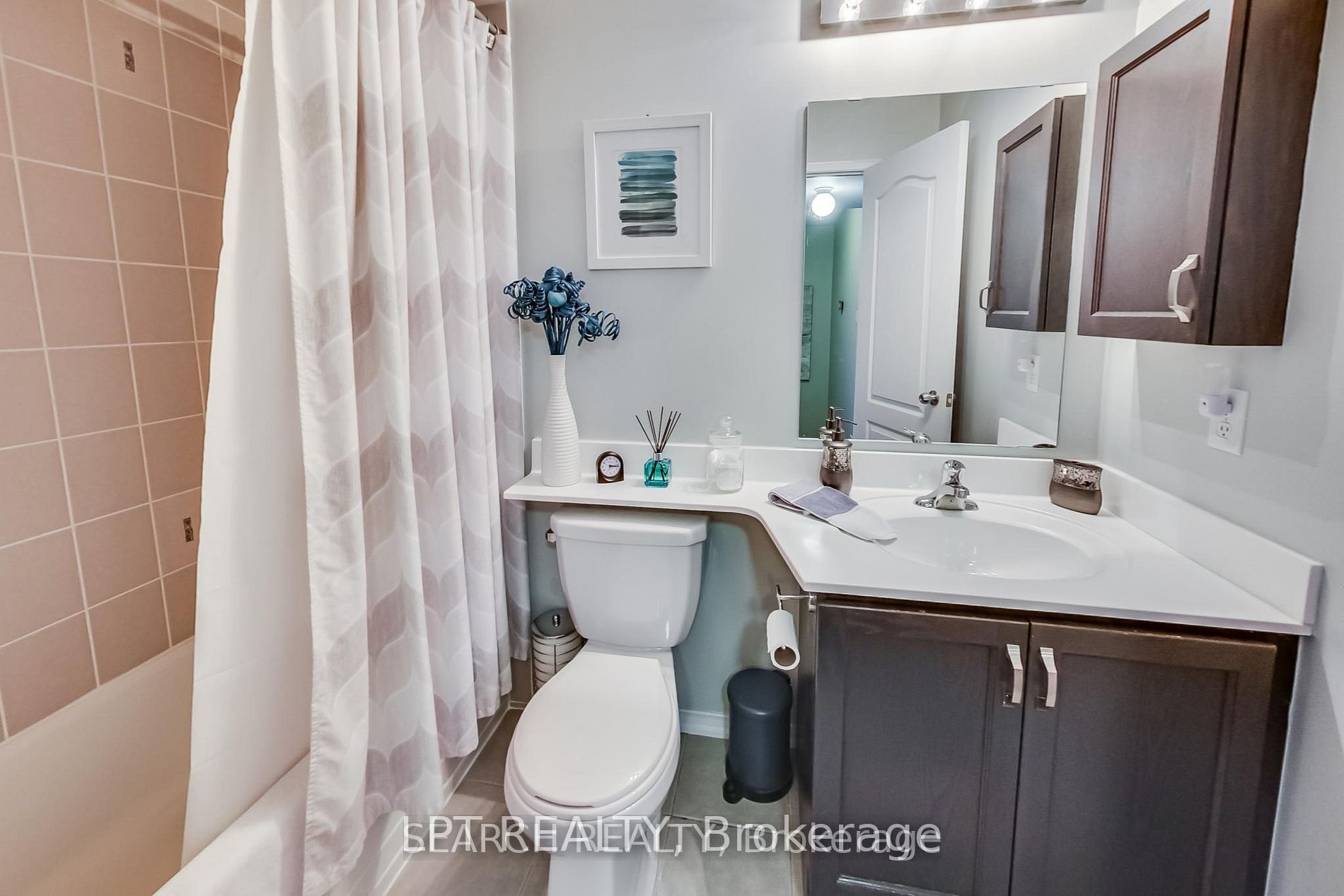 W13677638 Property Photo 21