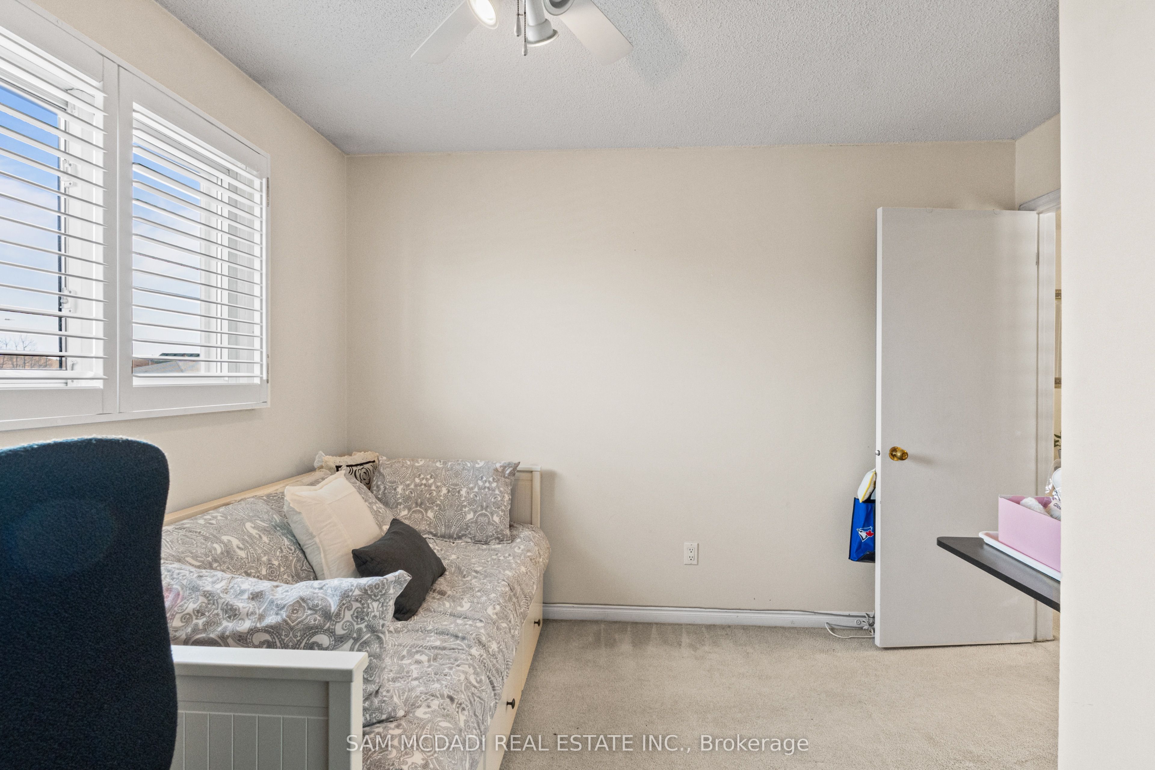 1004 Queensbridge Drive Property Photo 18