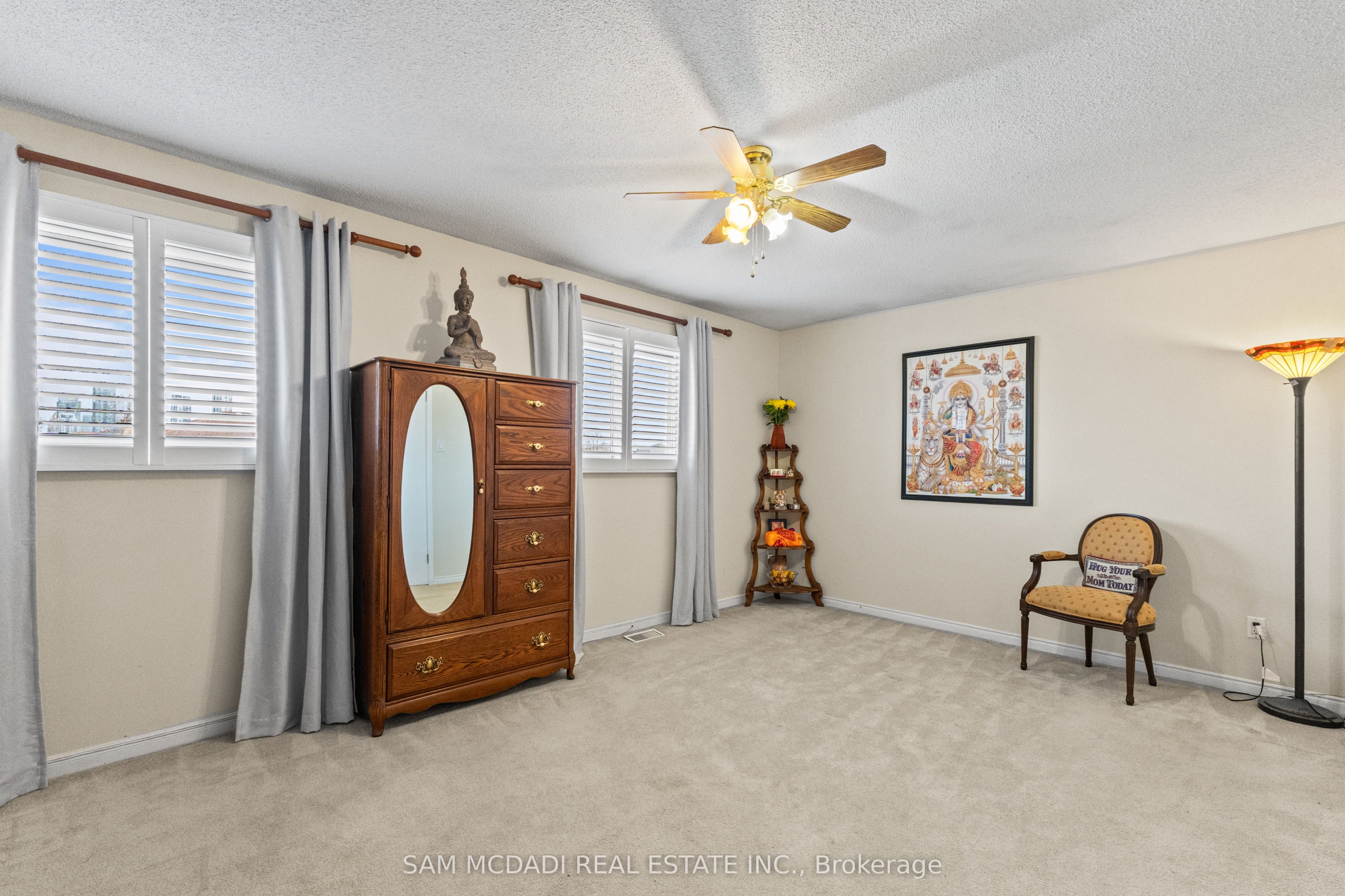 1004 Queensbridge Drive Property Photo 25