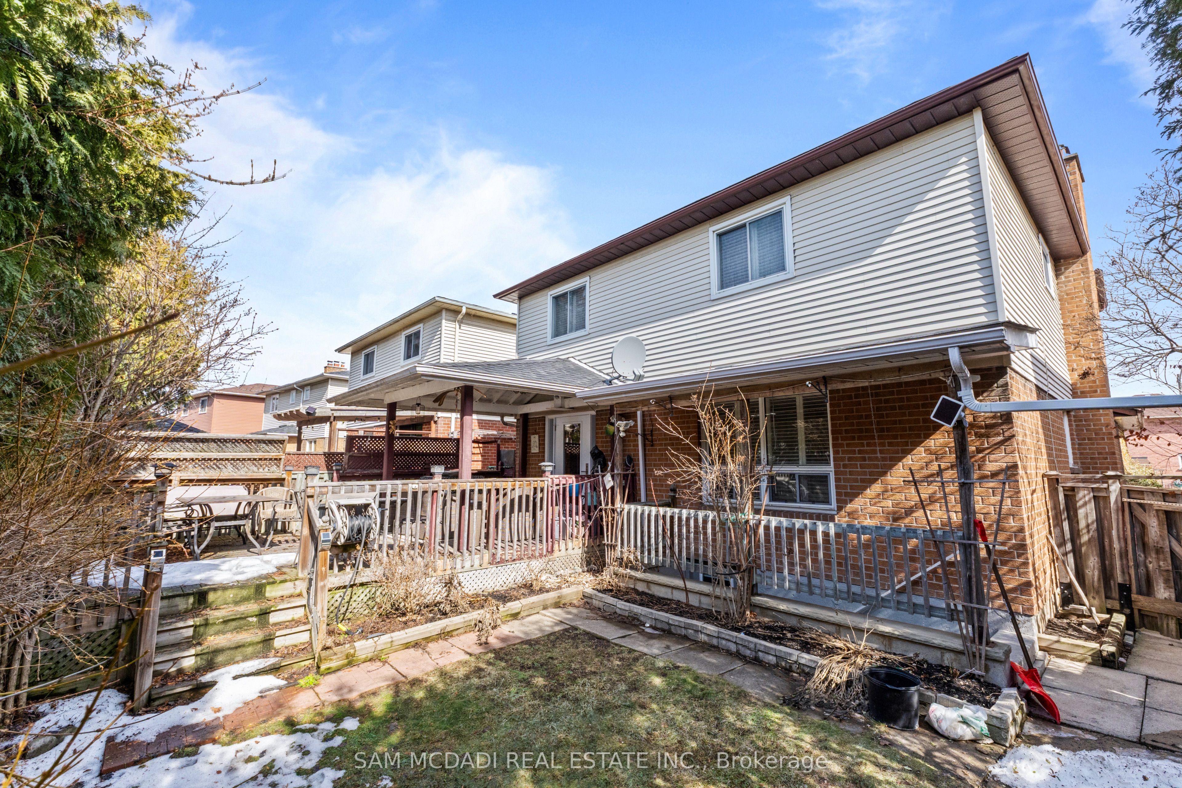 1004 Queensbridge Drive Property Photo 31