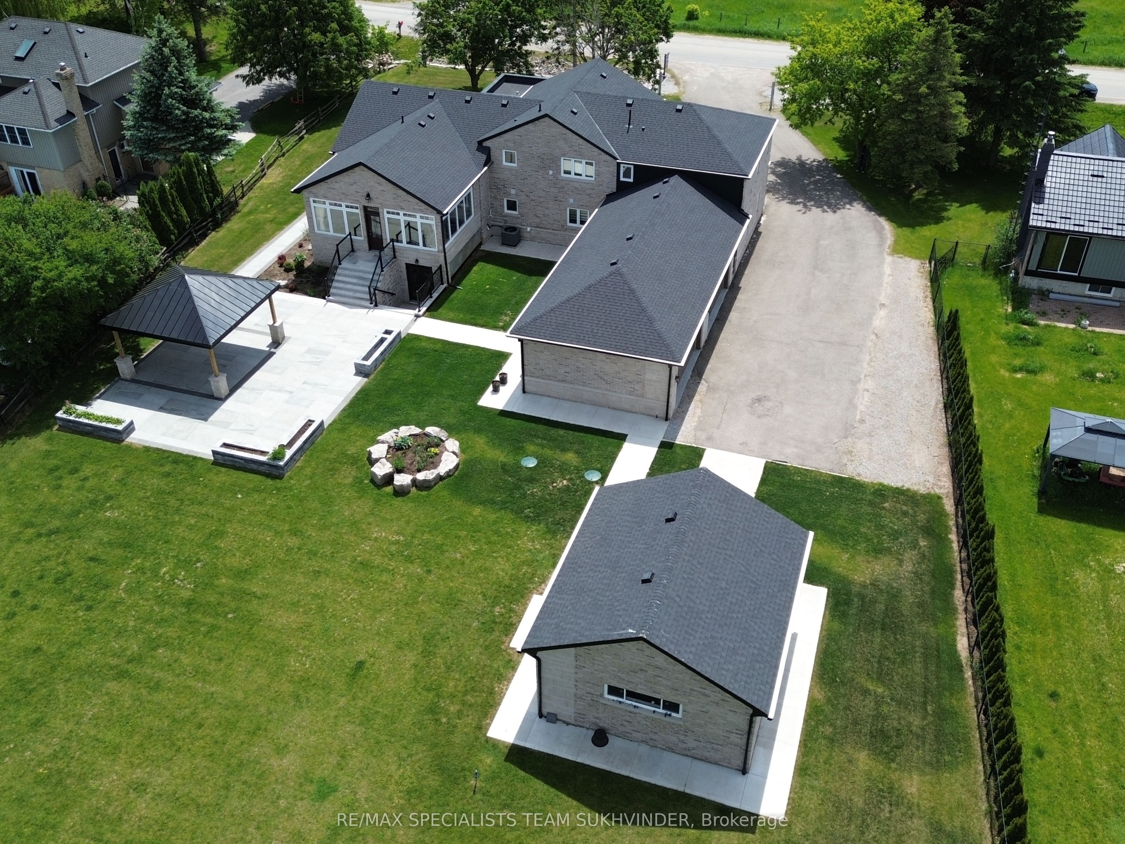 12463 Eighth Line Property Photo 3