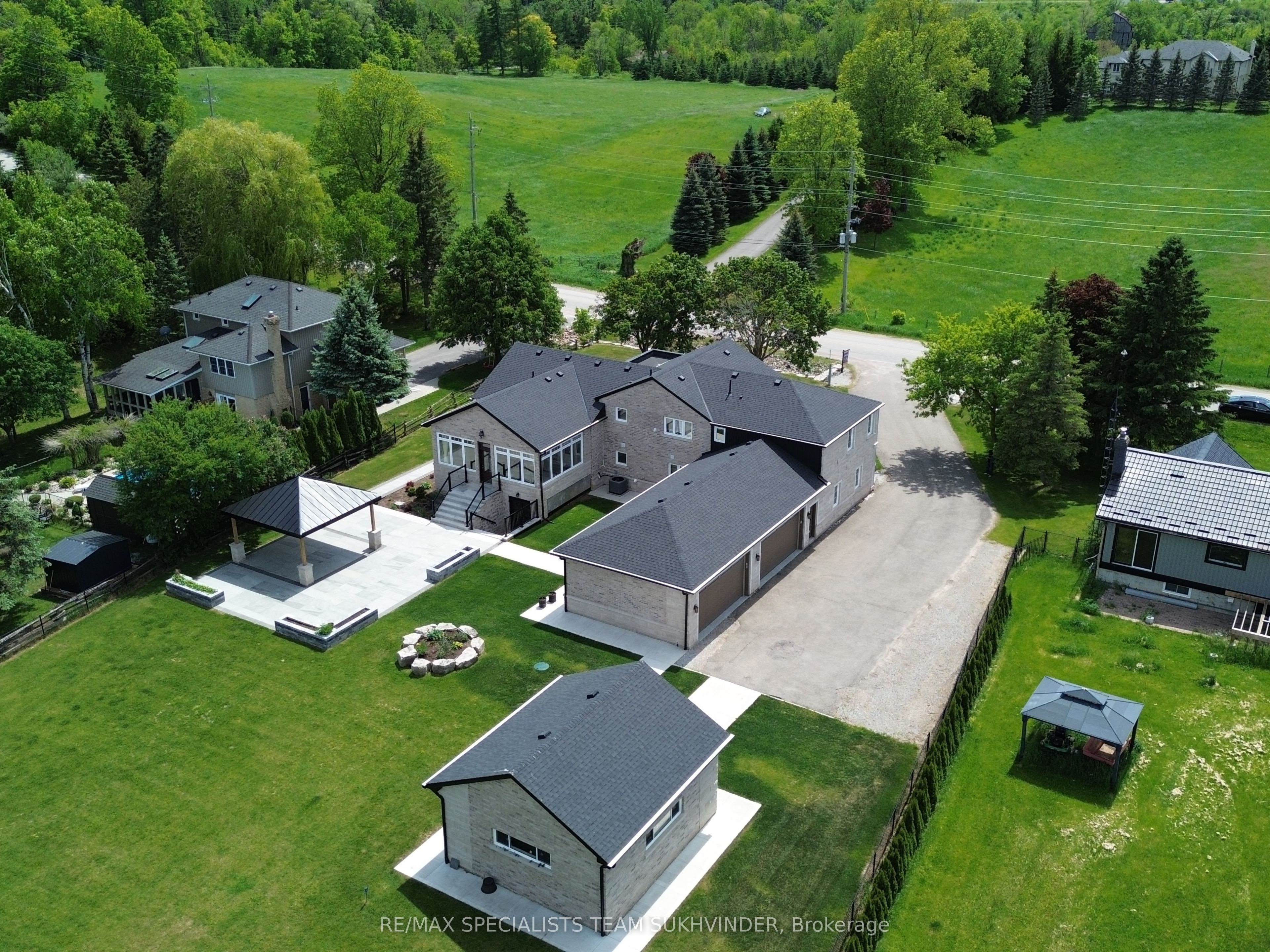 12463 Eighth Line Property Photo 5
