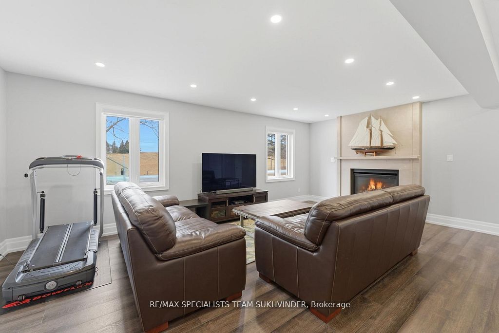 12463 Eighth Line Property Photo 32