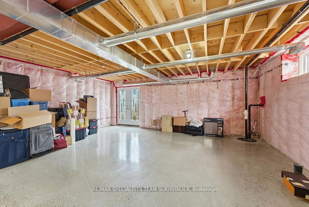 12463 Eighth Line Property Photo 39