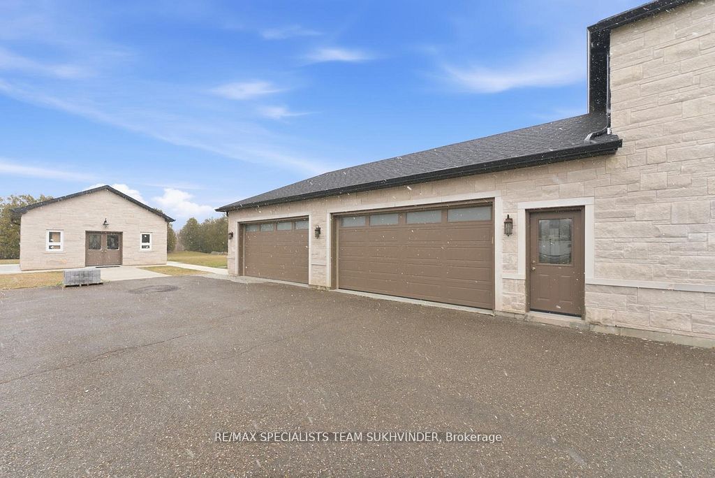 12463 Eighth Line Property Photo 42
