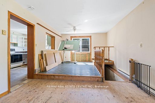 44 Willow Street S Property Photo 12