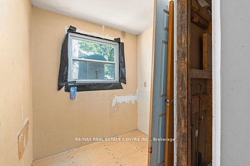 44 Willow Street S Property Photo 20