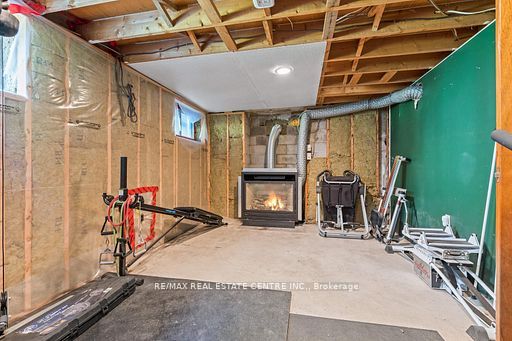 44 Willow Street S Property Photo 21