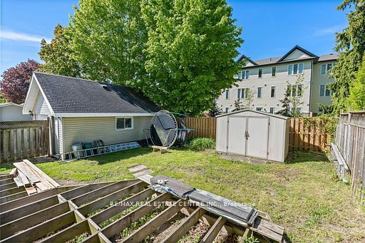 44 Willow Street S Property Photo 30