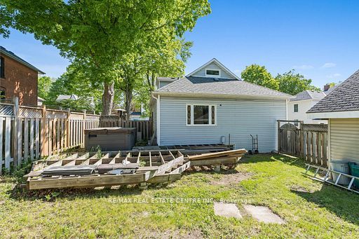44 Willow Street S Property Photo 33