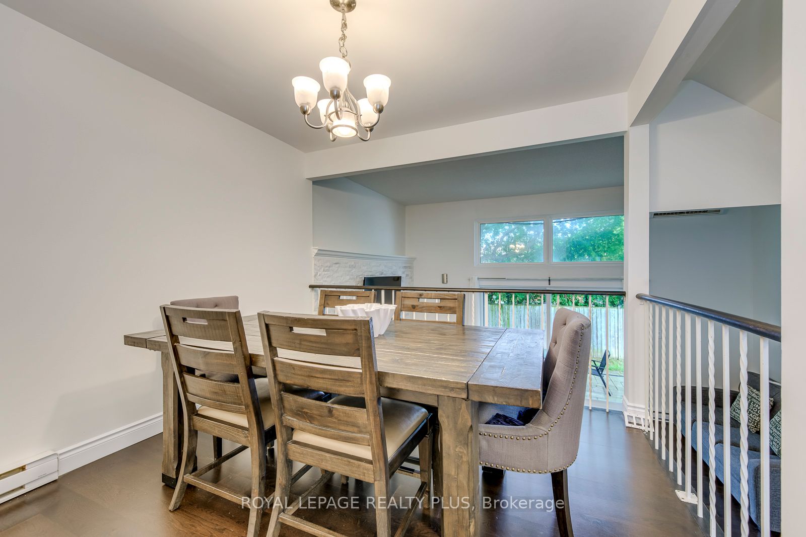 640 Rathburn Road E 1 Property Photo 16