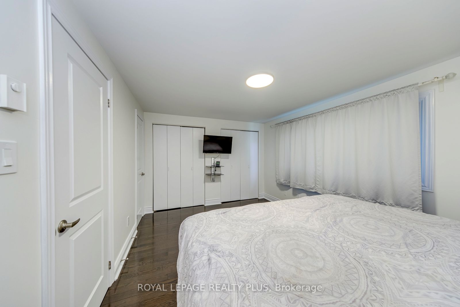640 Rathburn Road E 1 Property Photo 23