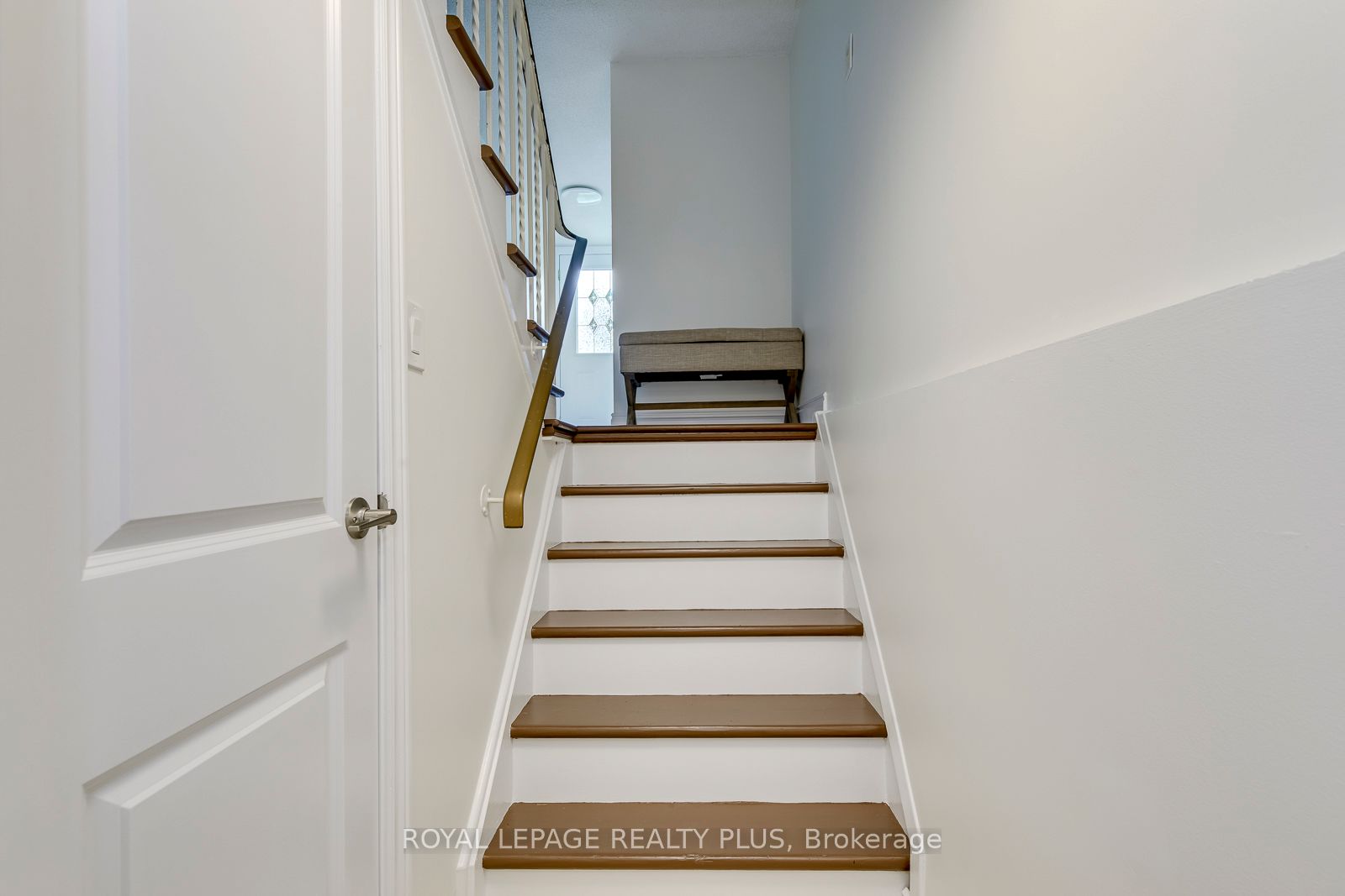 640 Rathburn Road E 1 Property Photo 30