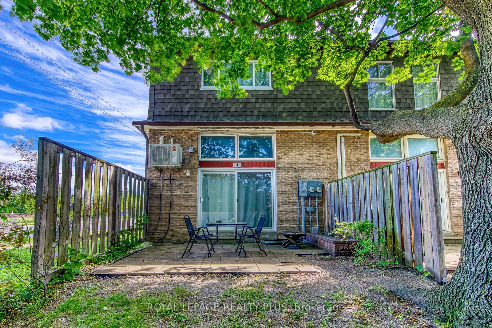 640 Rathburn Road E 1 Property Photo 35
