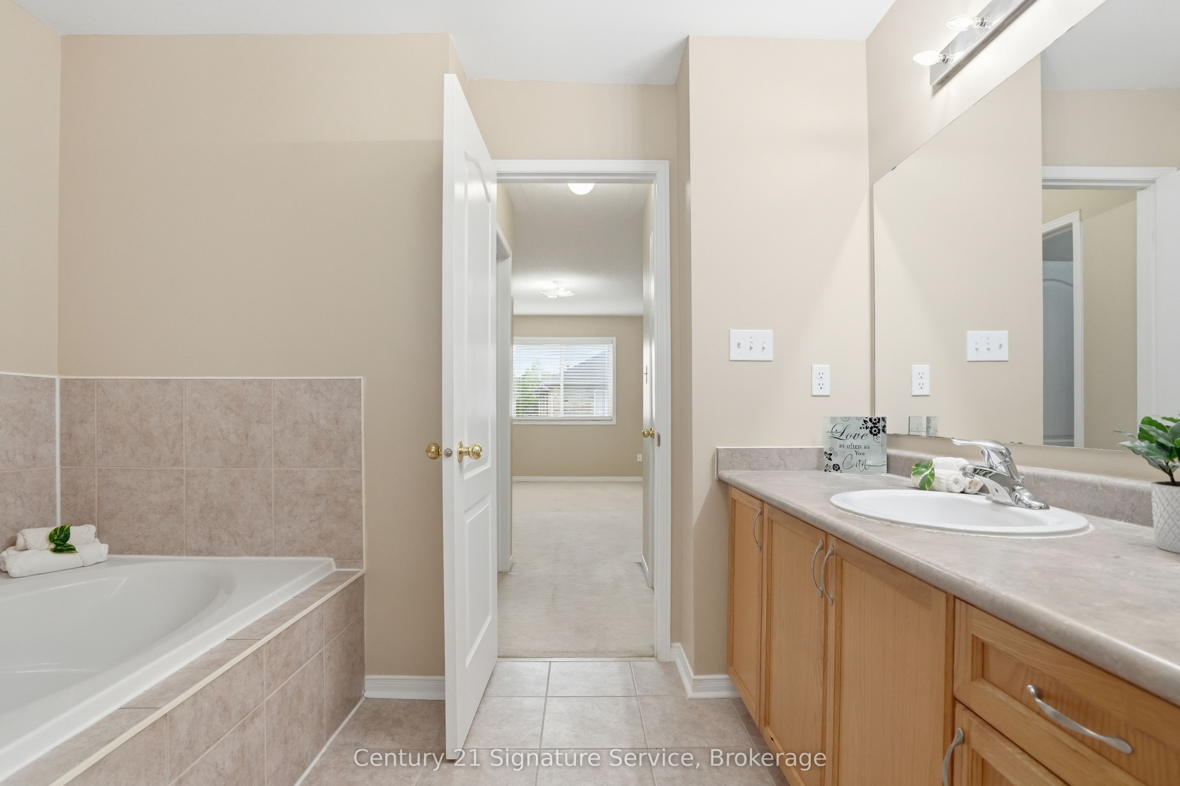 4 Cloverlawn Street Property Photo 25