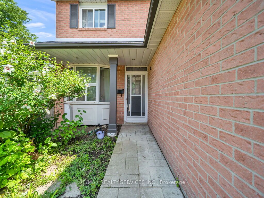 3079 Bartholomew Crescent Property Photo 3