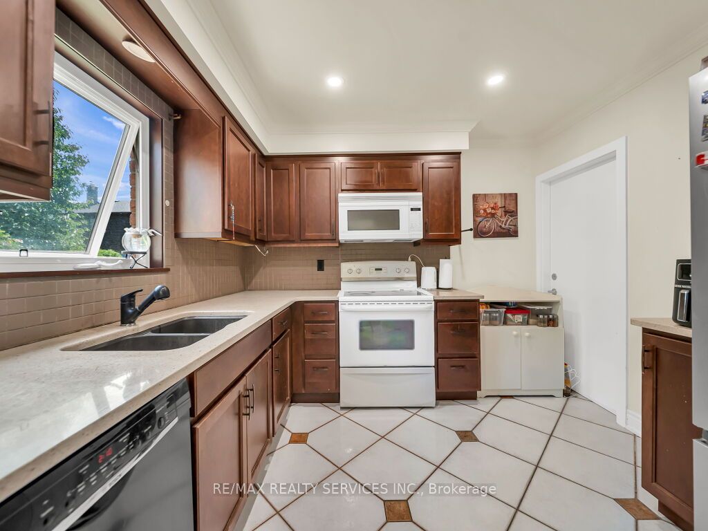3079 Bartholomew Crescent Property Photo 14