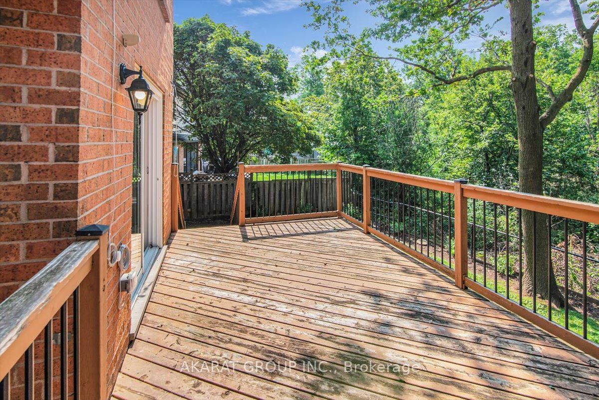 1274 King's College Drive Property Photo 44