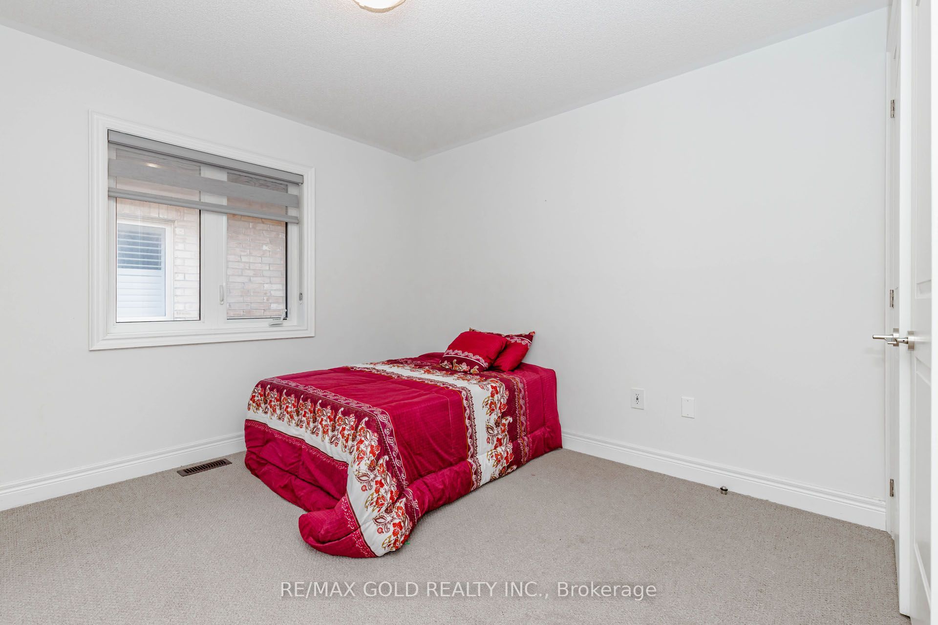 33 Tiger Crescent Property Photo 36