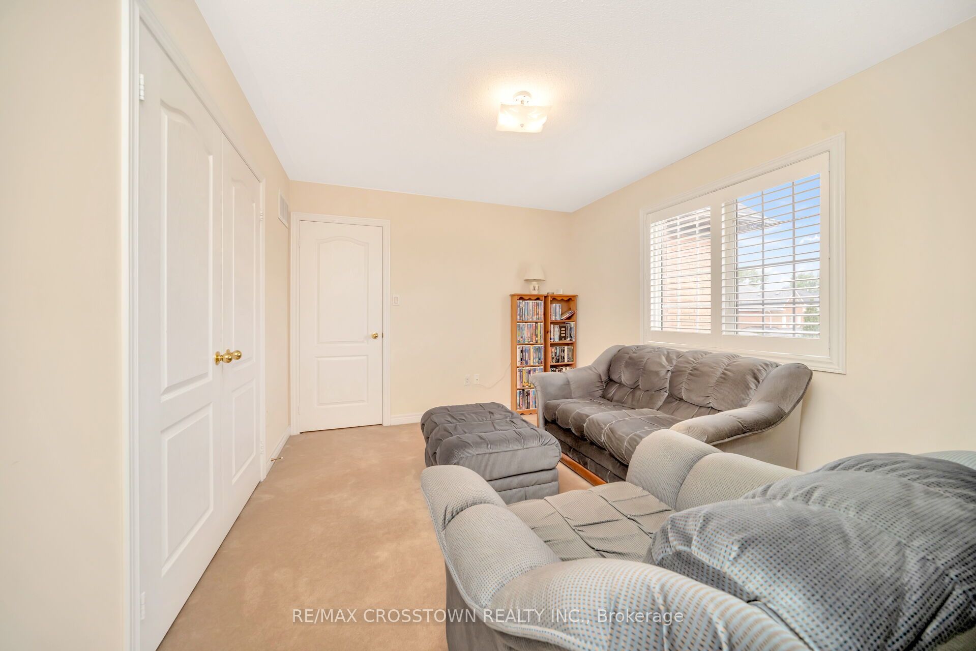 67 Sorbonne Drive Property Photo 40
