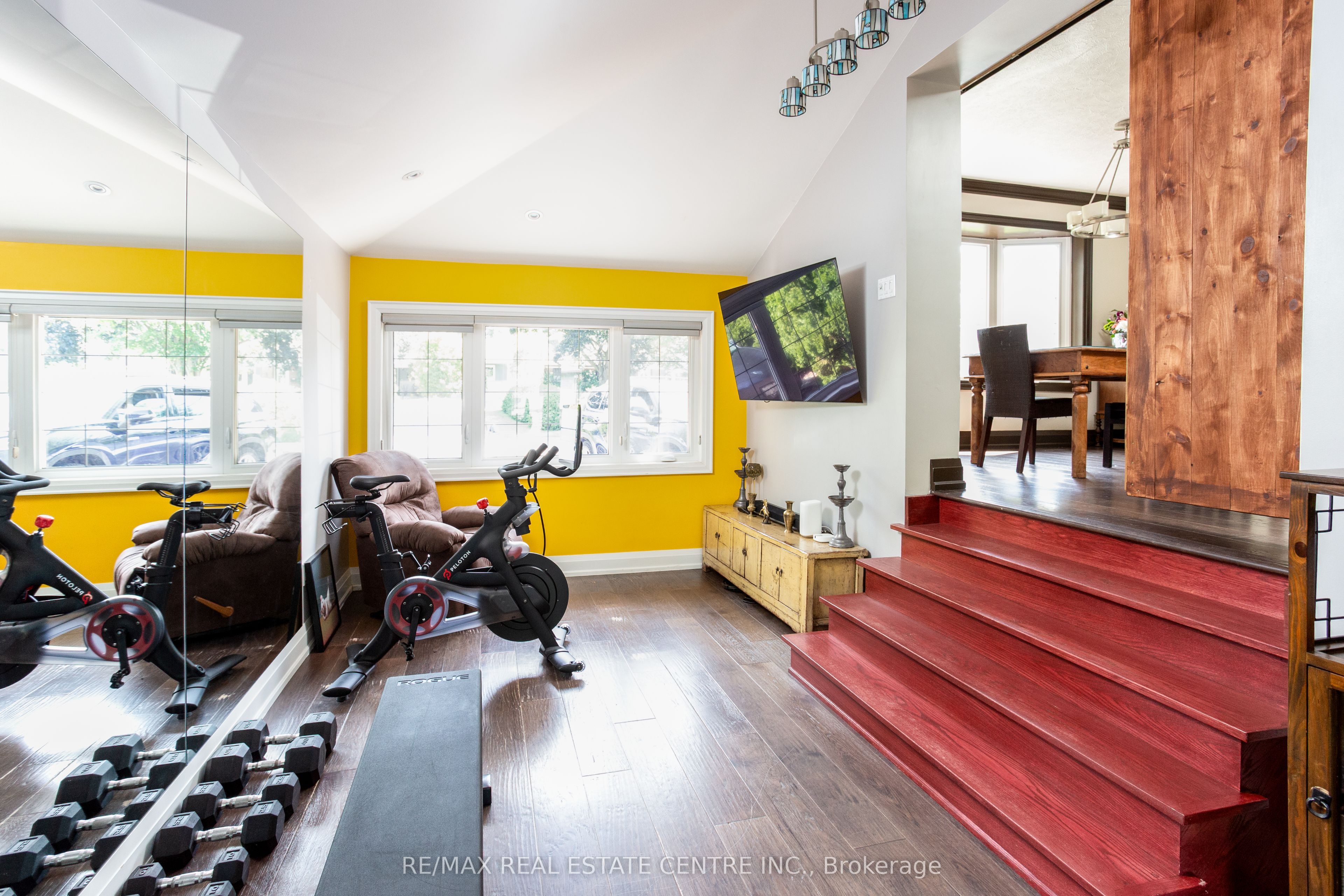 2450 Edenhurst Drive Property Photo 10