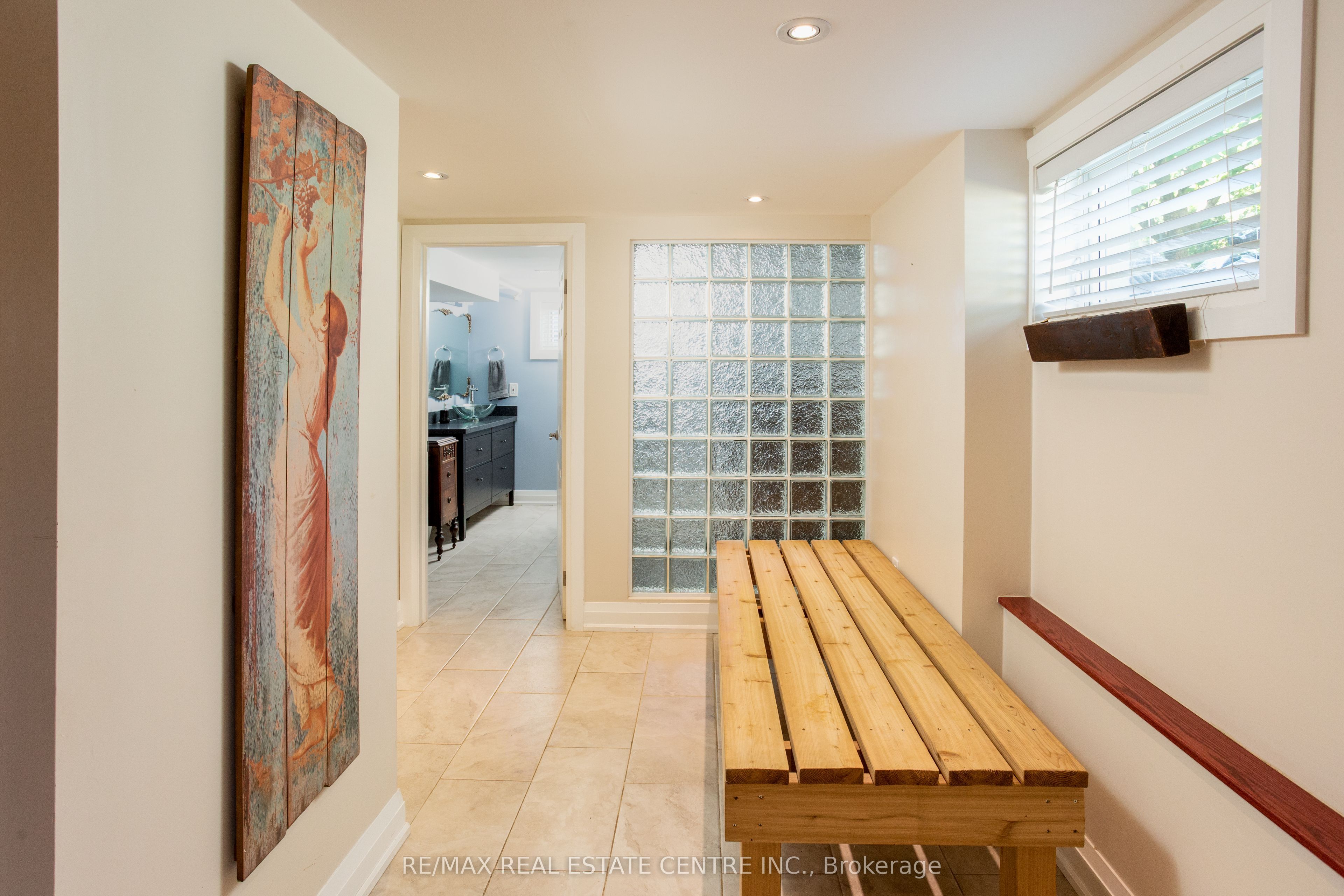 2450 Edenhurst Drive Property Photo 16