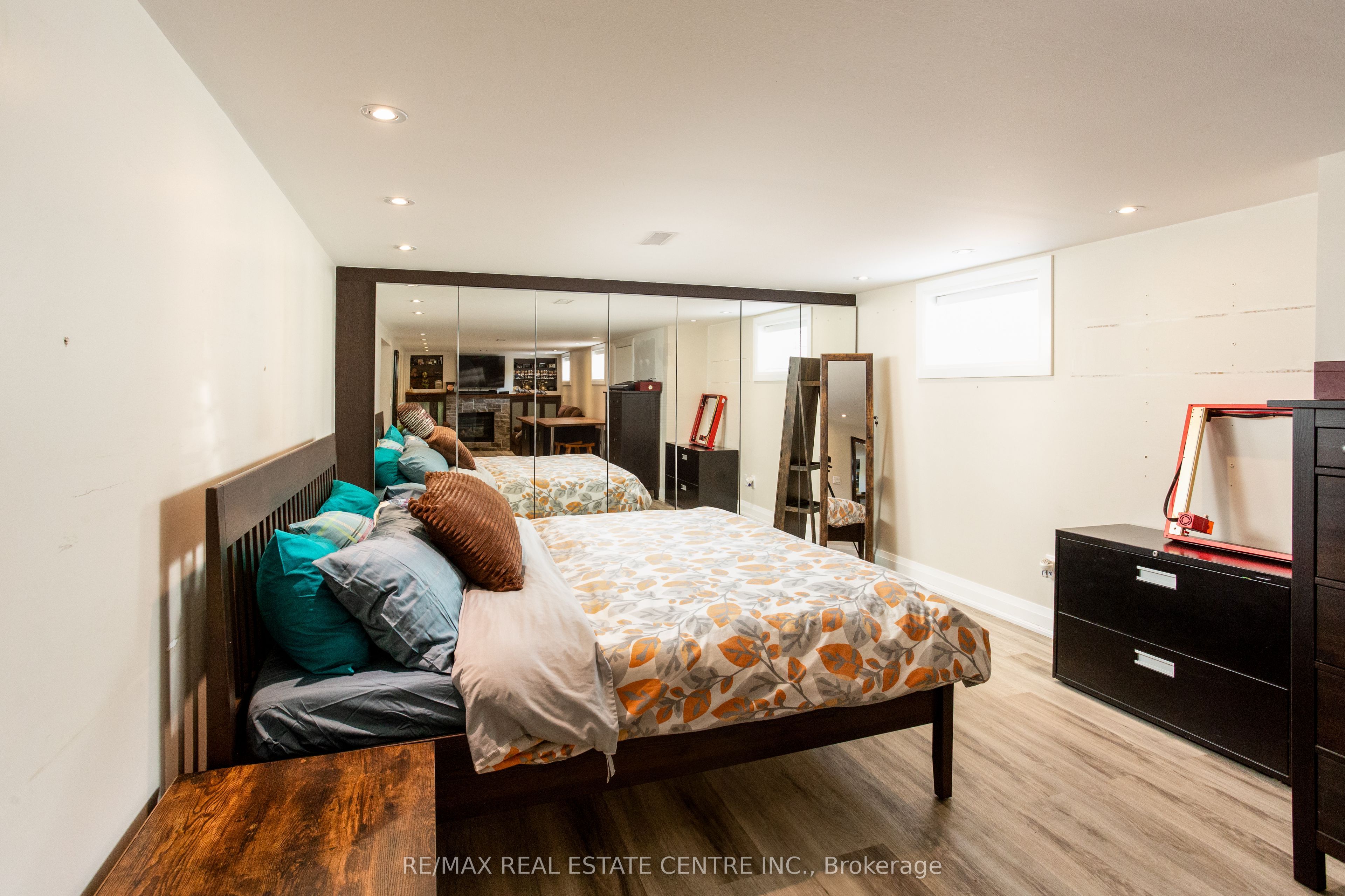 2450 Edenhurst Drive Property Photo 18