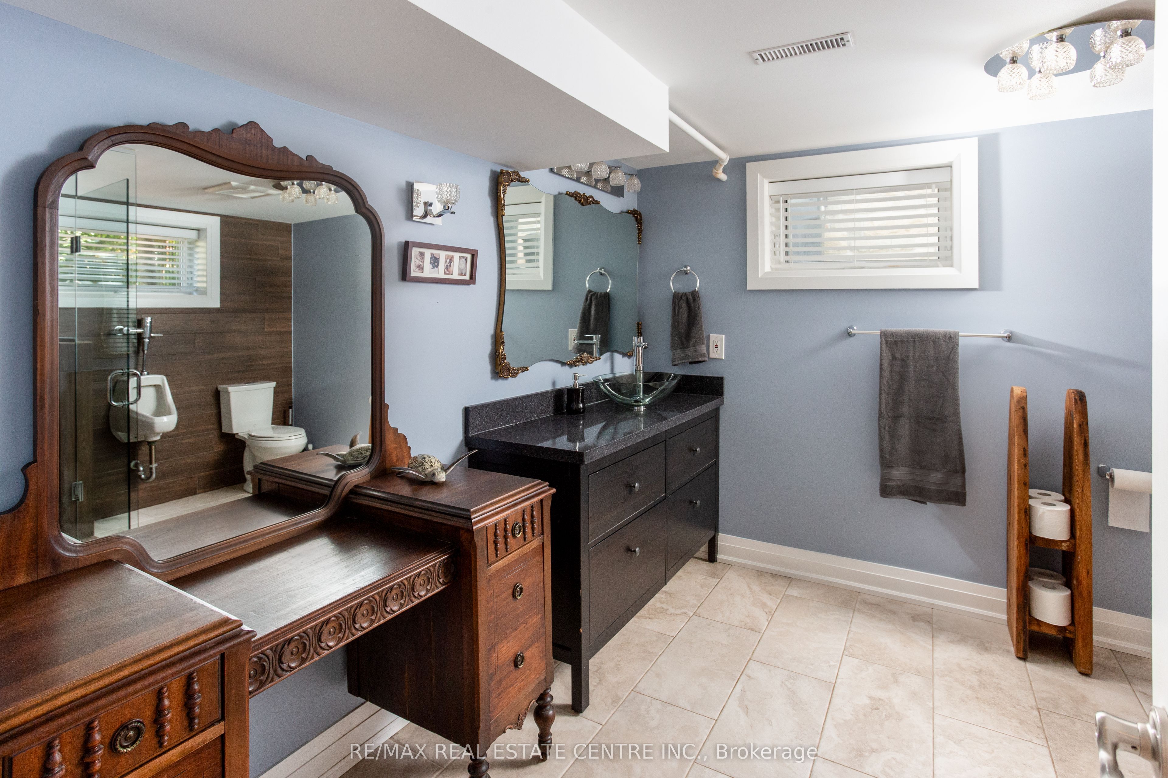 2450 Edenhurst Drive Property Photo 21
