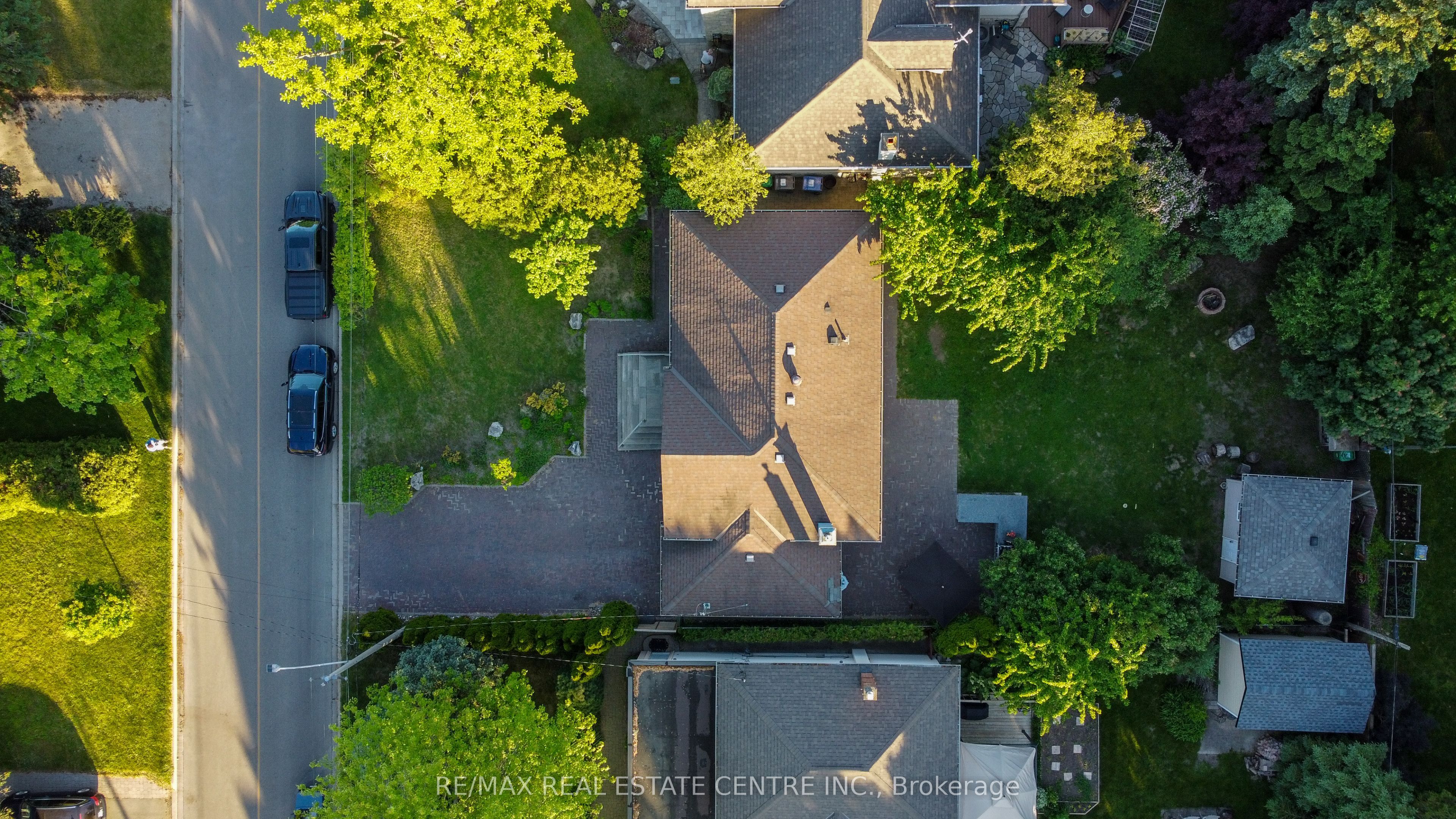 2450 Edenhurst Drive Property Photo 24