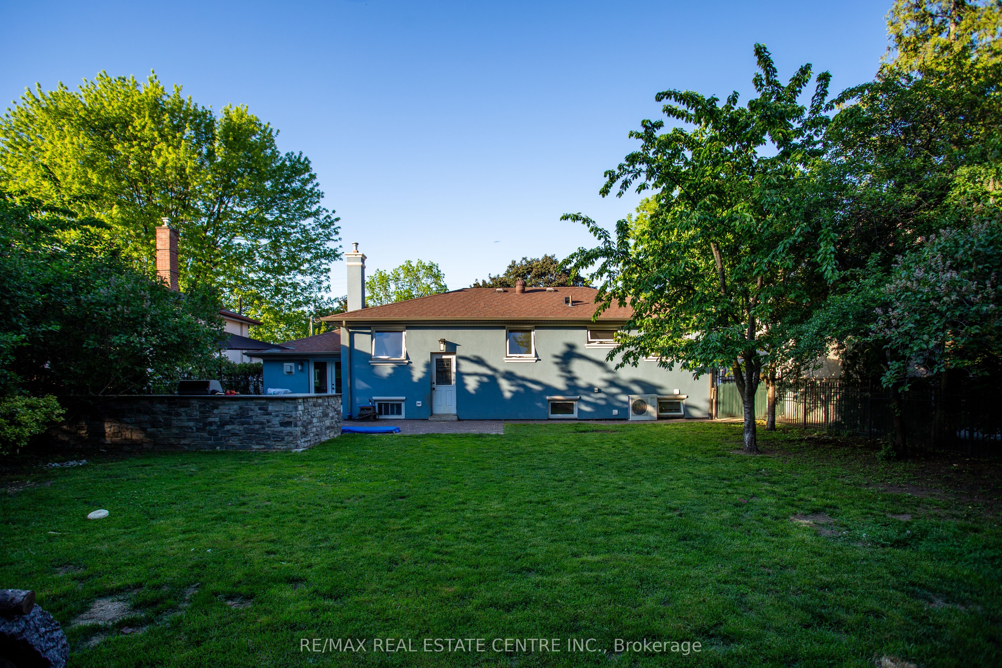 2450 Edenhurst Drive Property Photo 28