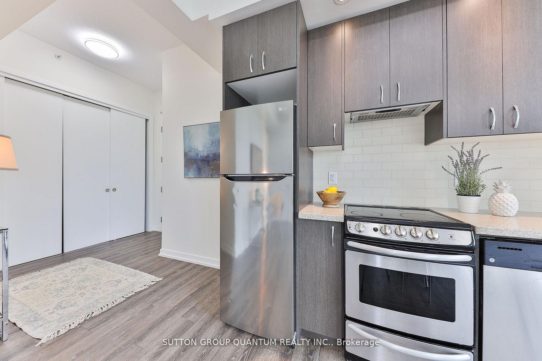 457 Plains Road E 418 Property Photo 16
