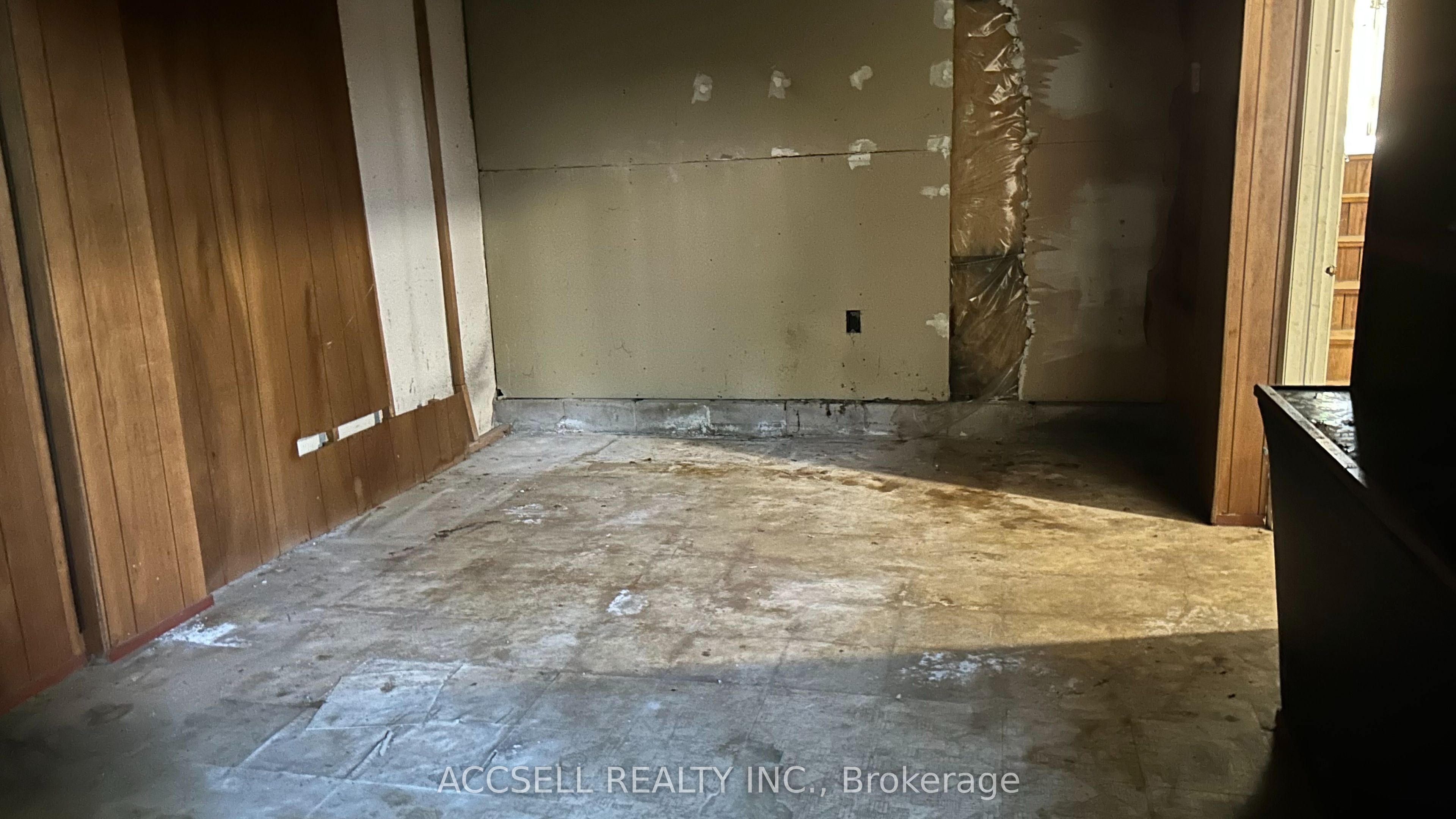 5501 Schueller Crescent Property Photo 14