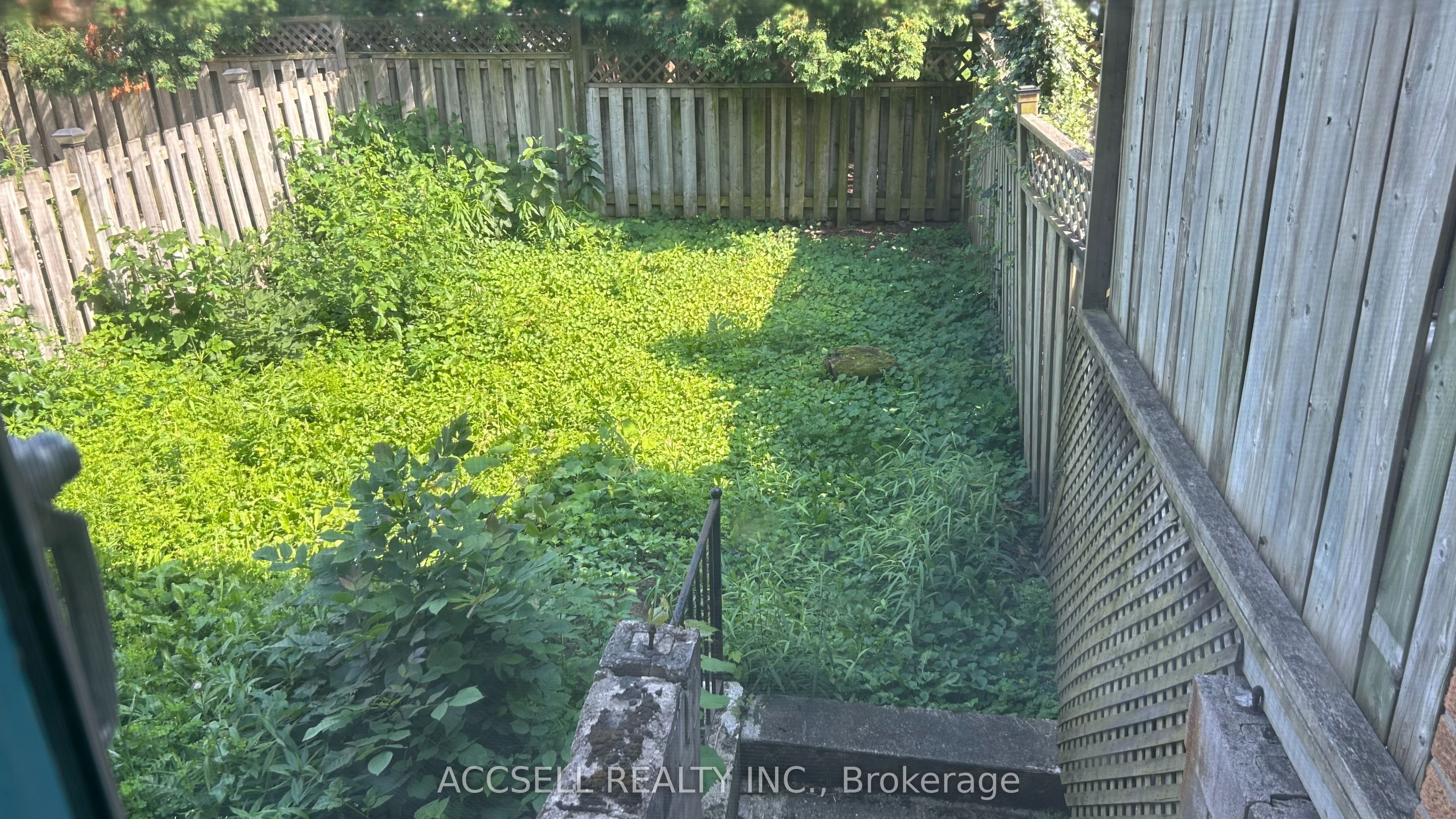 5501 Schueller Crescent Property Photo 18