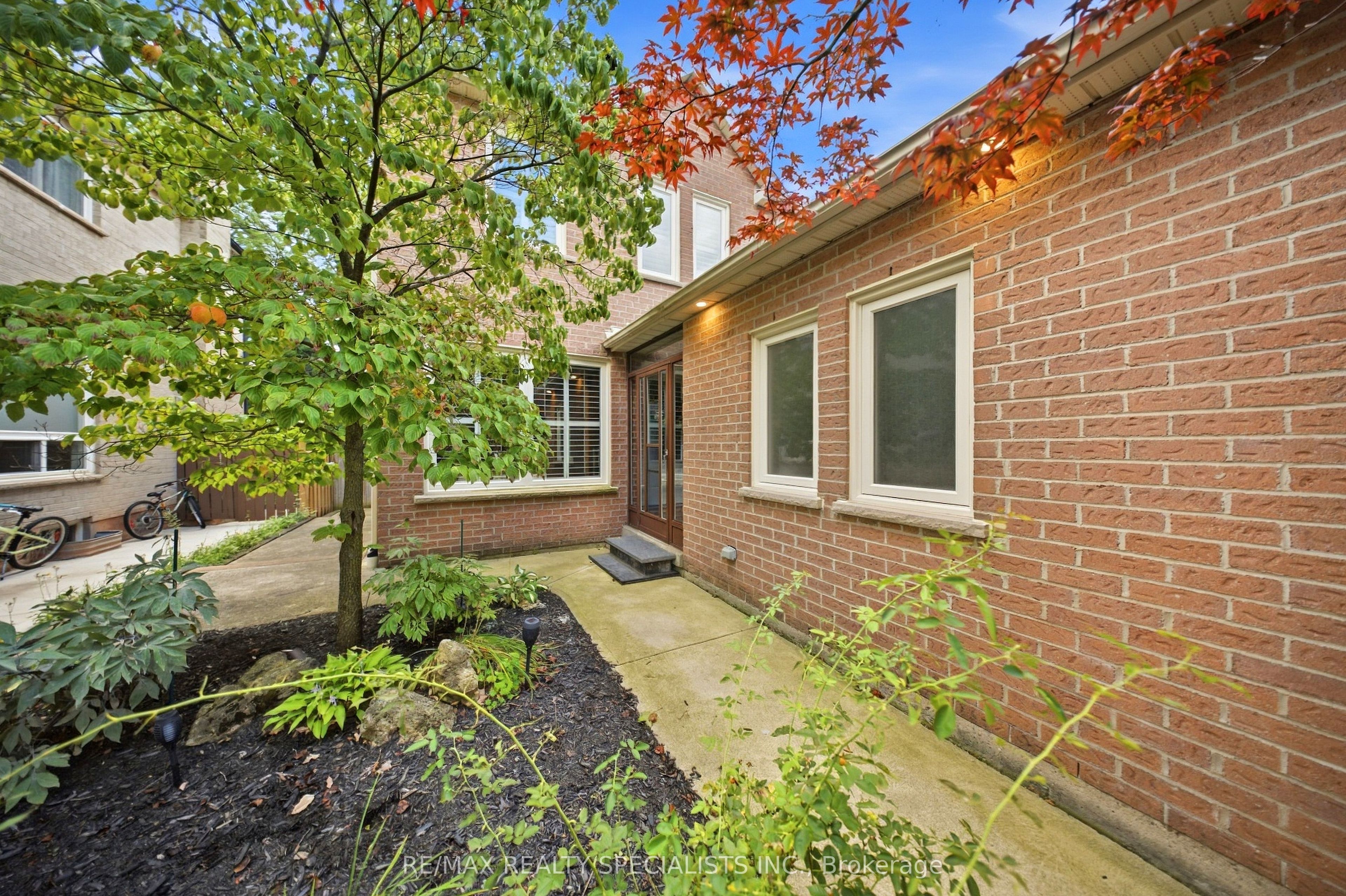 358 Erin Street Property Photo 5