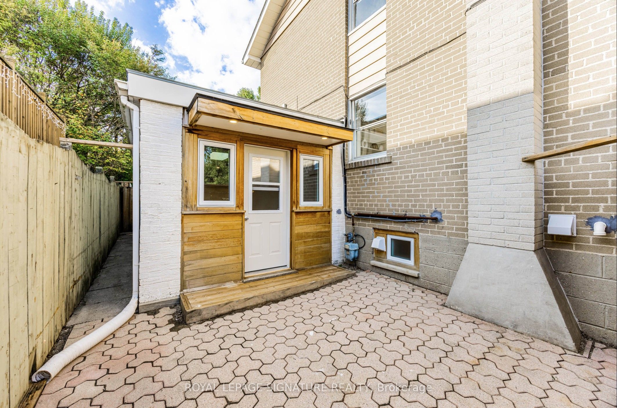 54 Pasadena Gardens B Property Photo 2