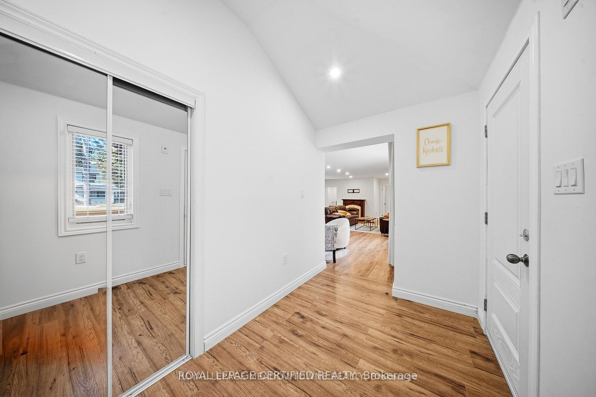 208 Glen Oak Drive Property Photo 11