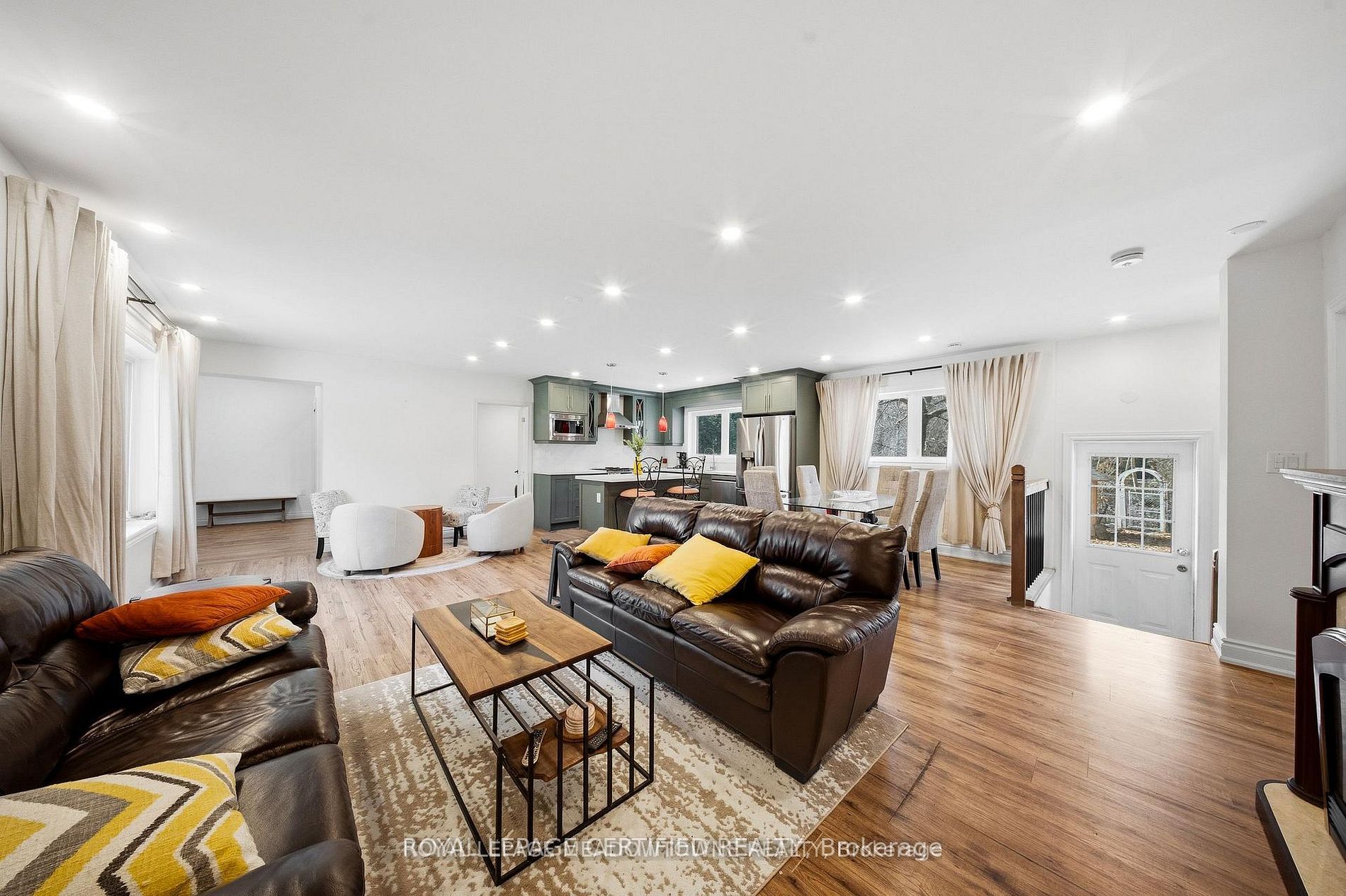208 Glen Oak Drive Property Photo 14