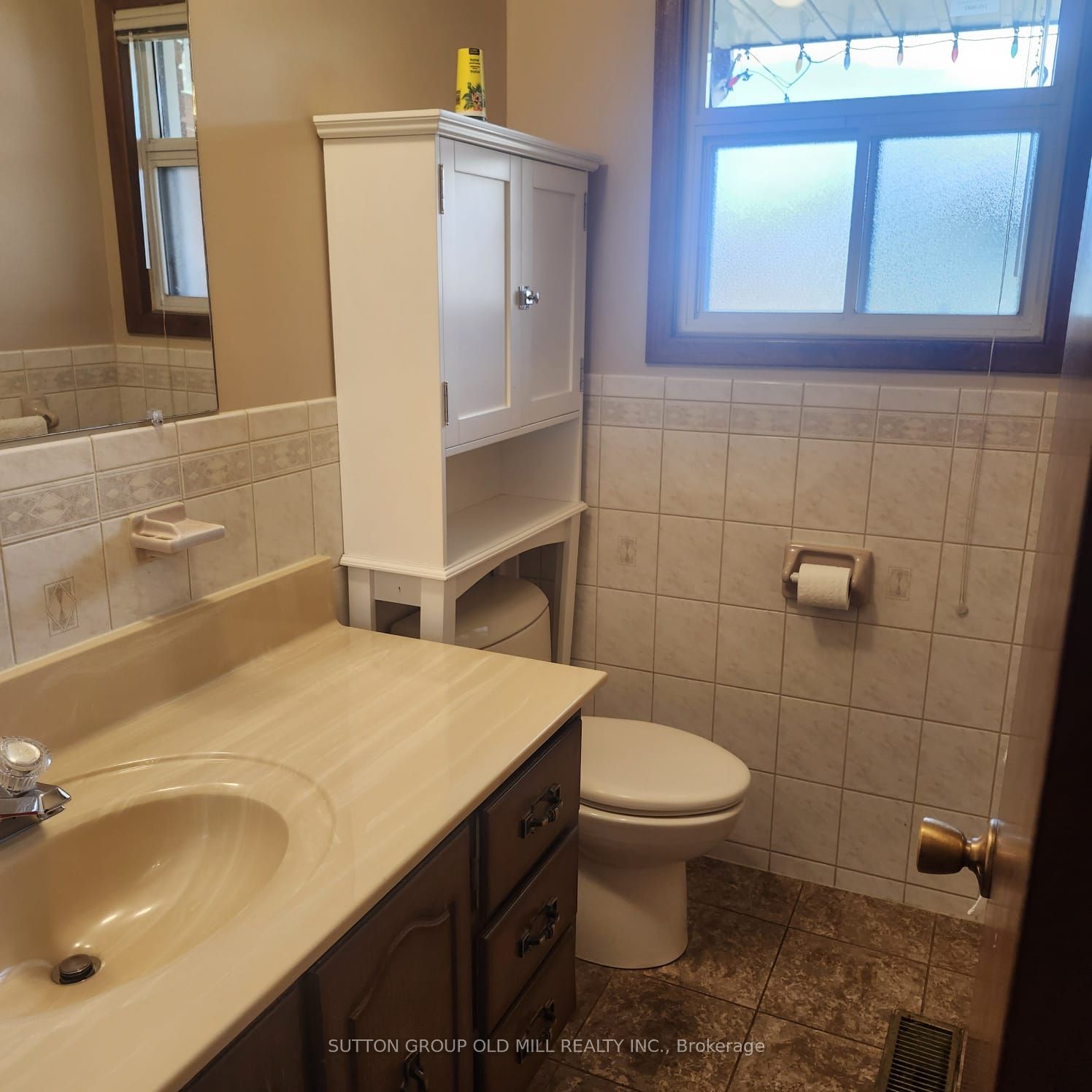 194 Beta Street Property Photo 9
