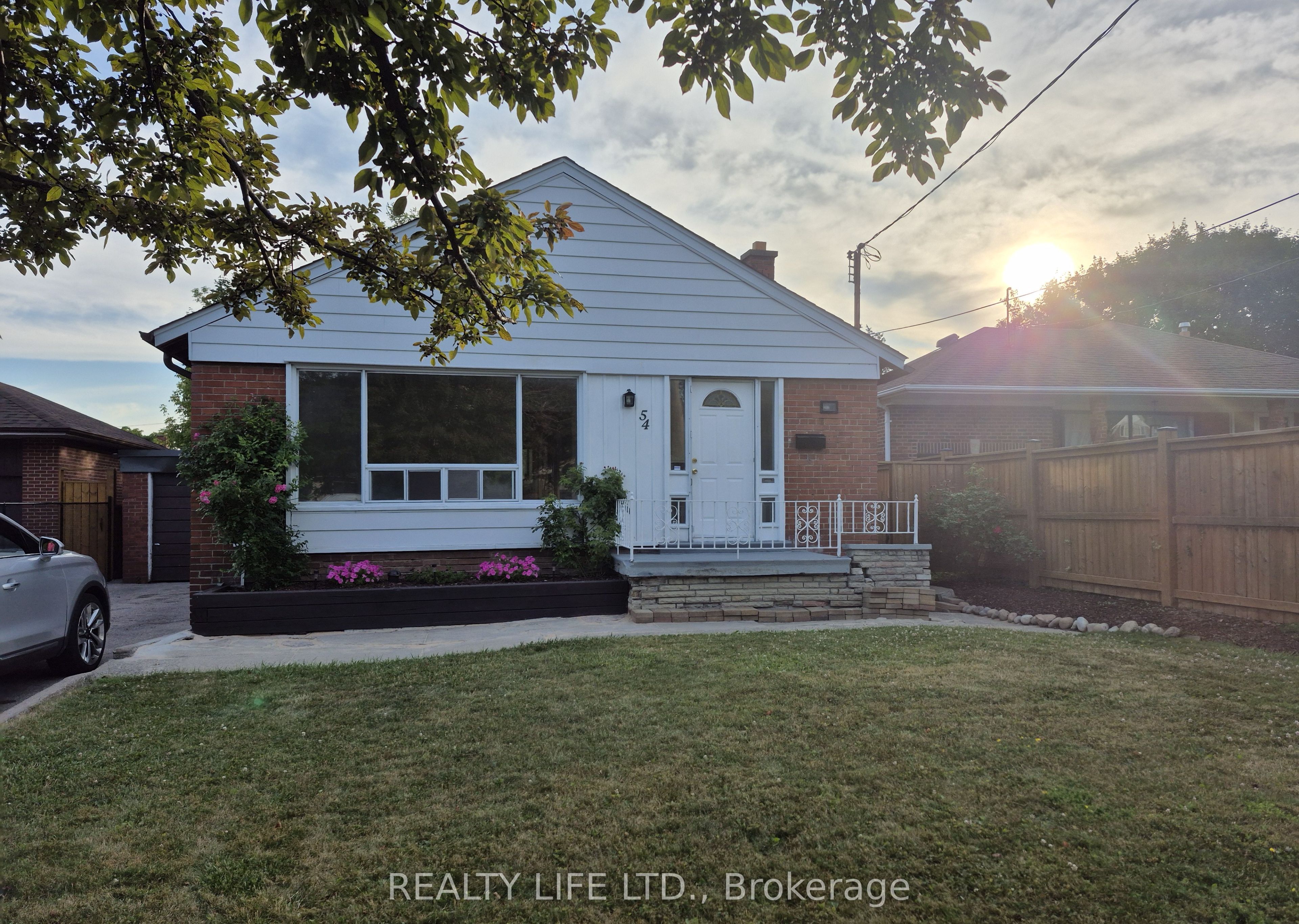 54 Garside Crescent Property Photo 1