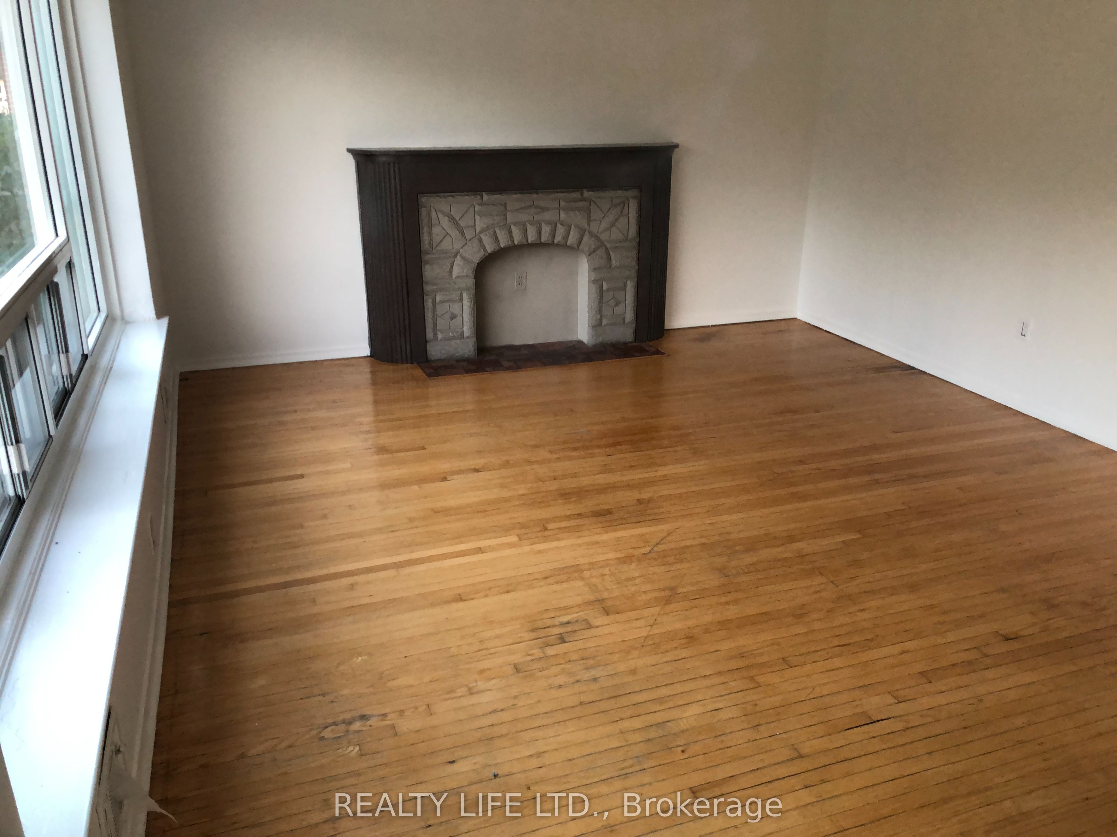 54 Garside Crescent Property Photo 3