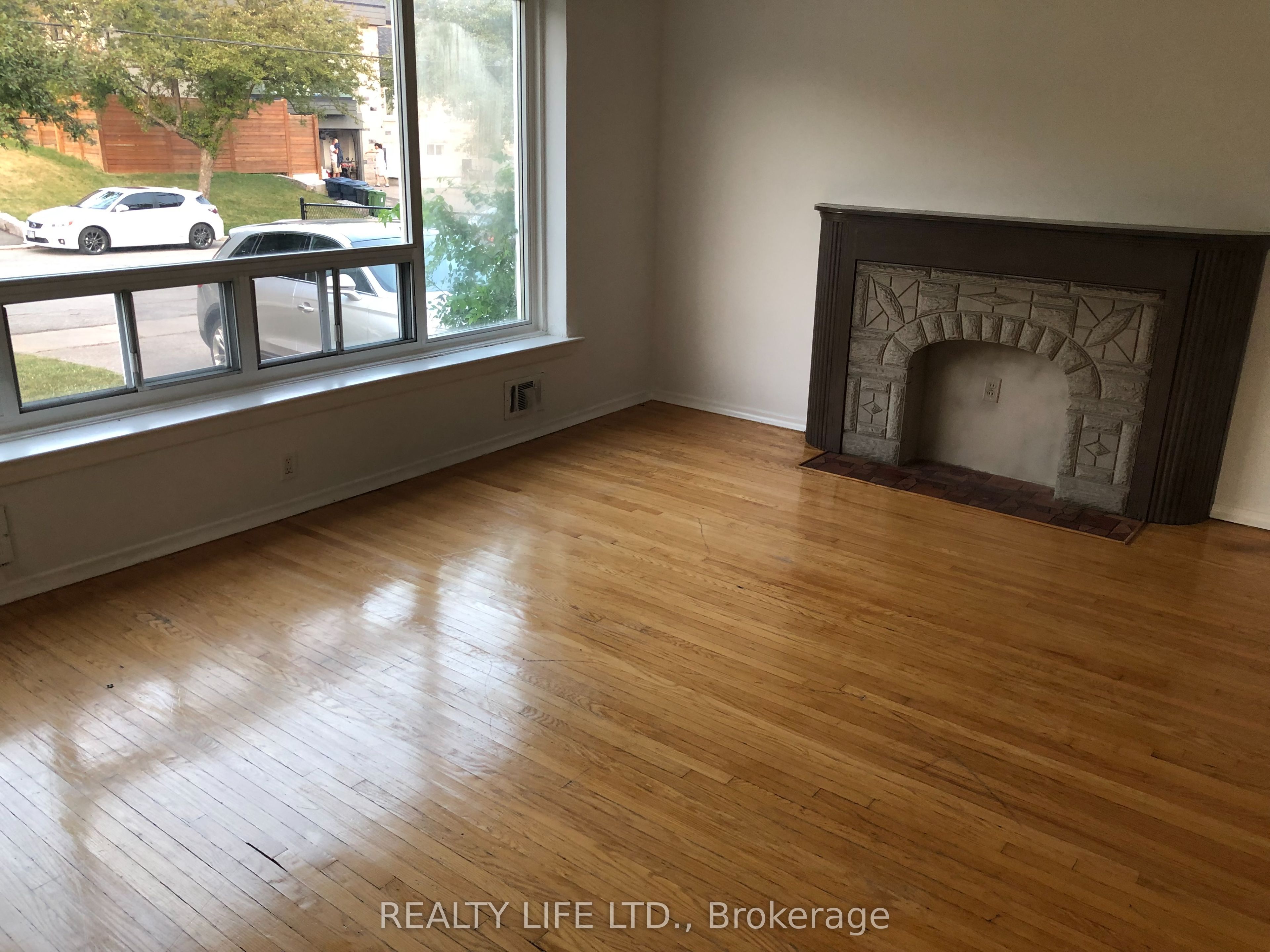 54 Garside Crescent Property Photo 4