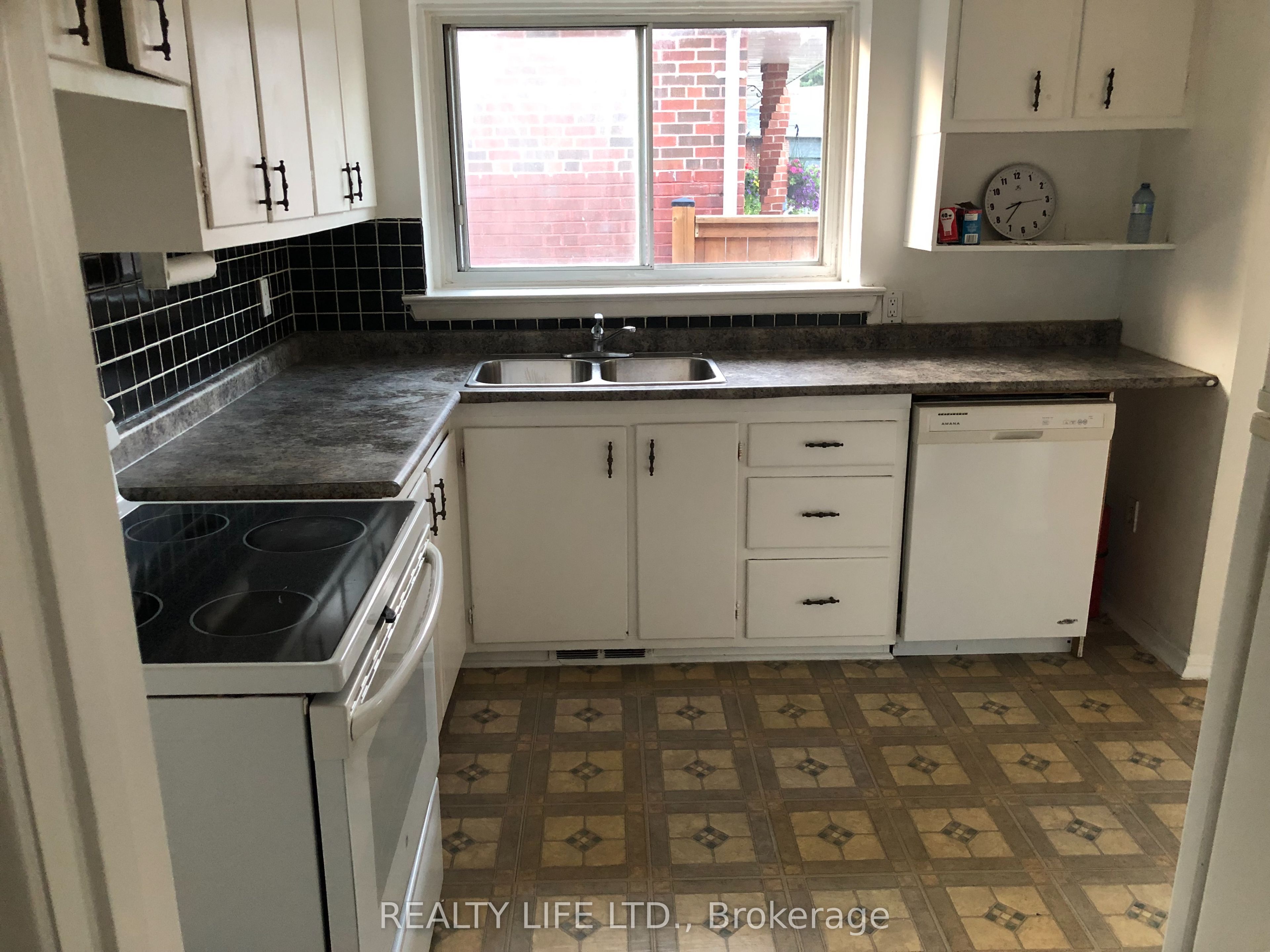 54 Garside Crescent Property Photo 7