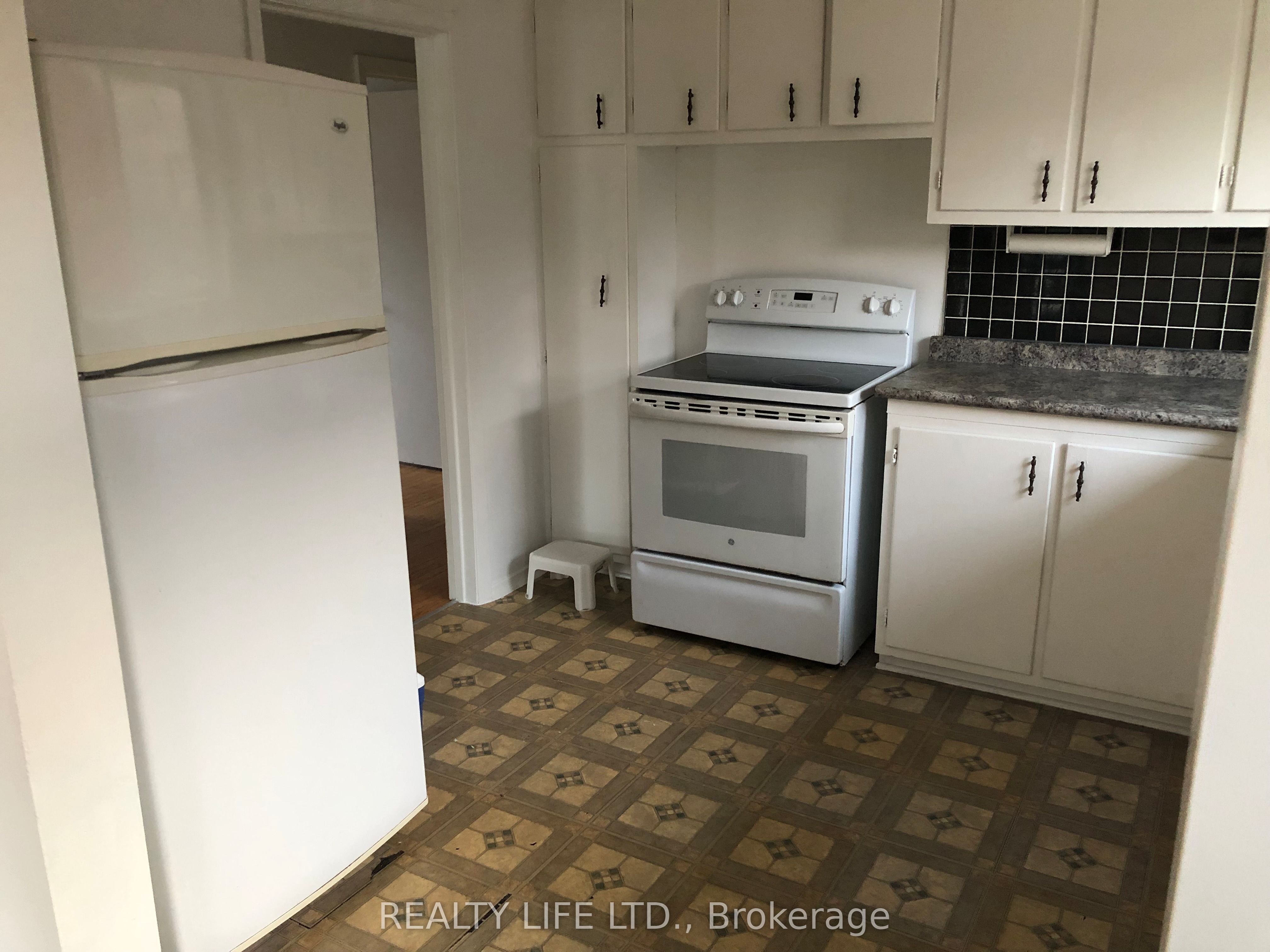 54 Garside Crescent Property Photo 8