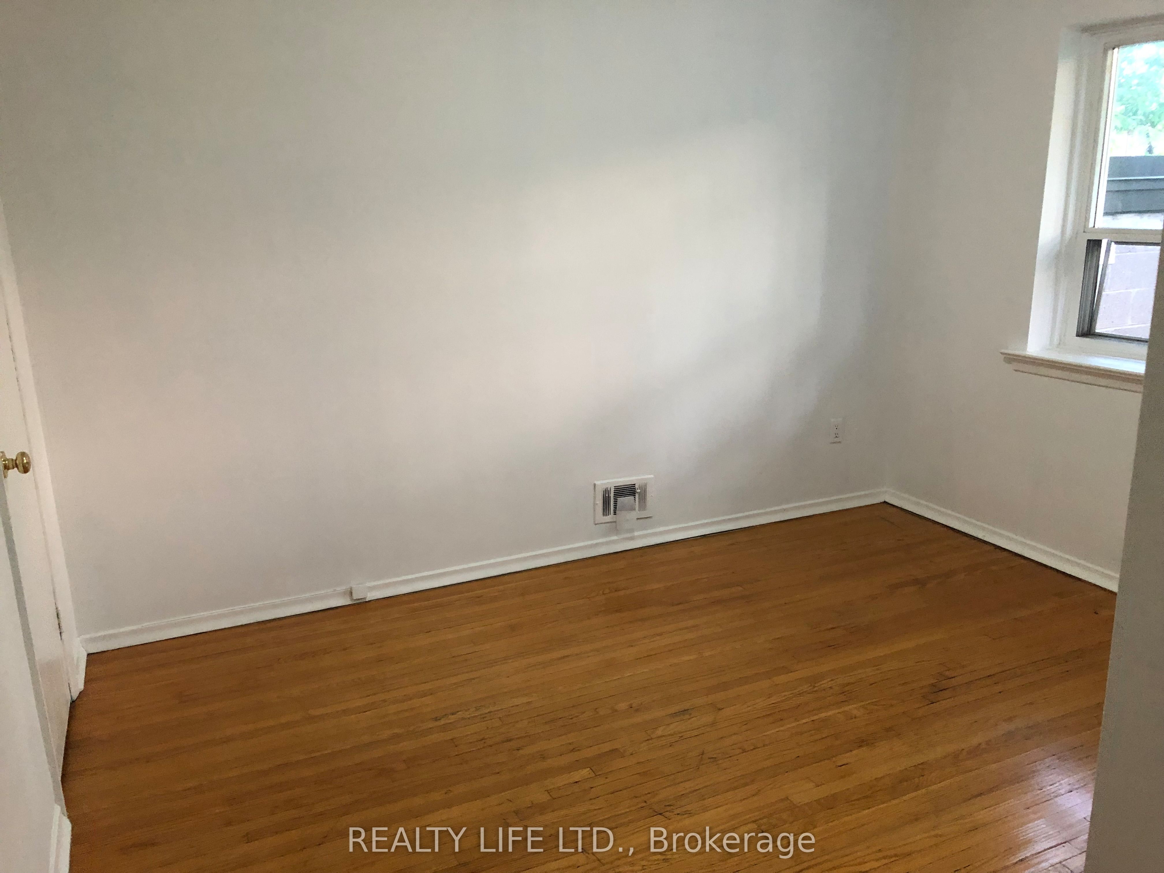54 Garside Crescent Property Photo 13